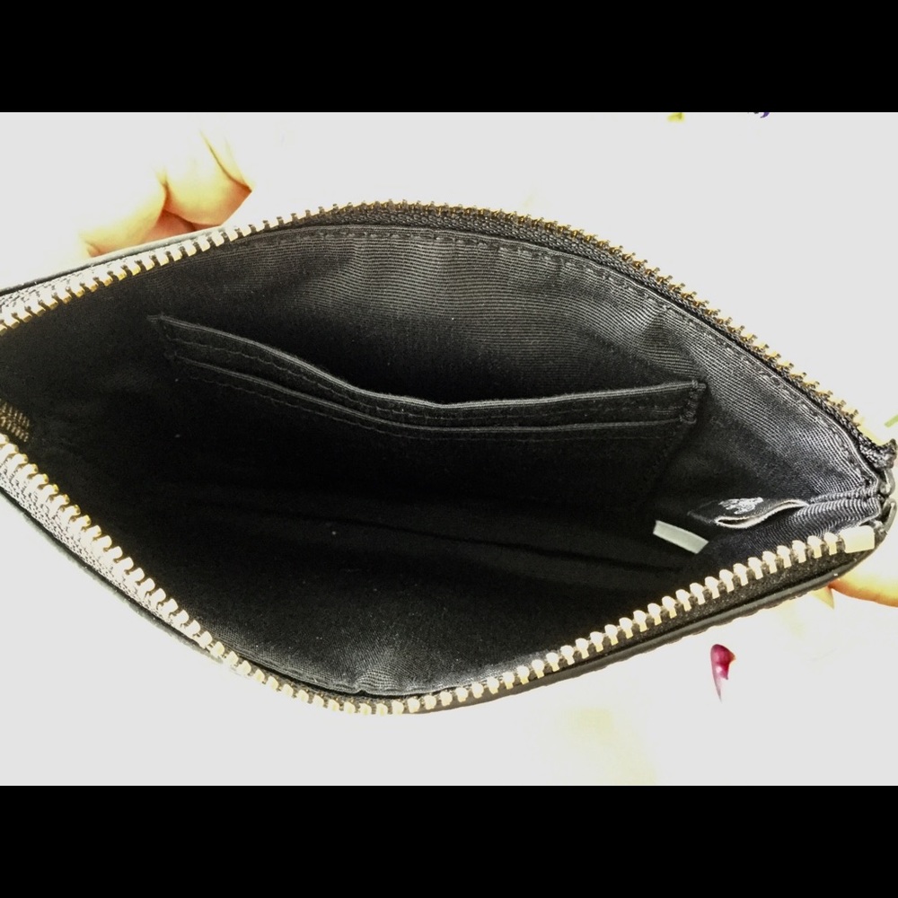 NWT COACH BLACK SHINY CROSSGRAIN WRISTLET - Picture 3 of 3
